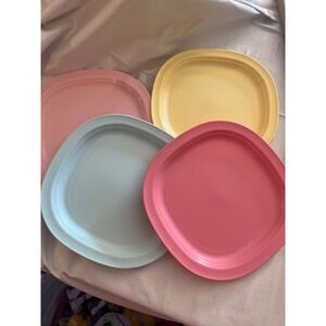 Tupperware 4pc Luncheon Plates 8 Inch Square Pastel Pink Yellow Blue 3609A-2